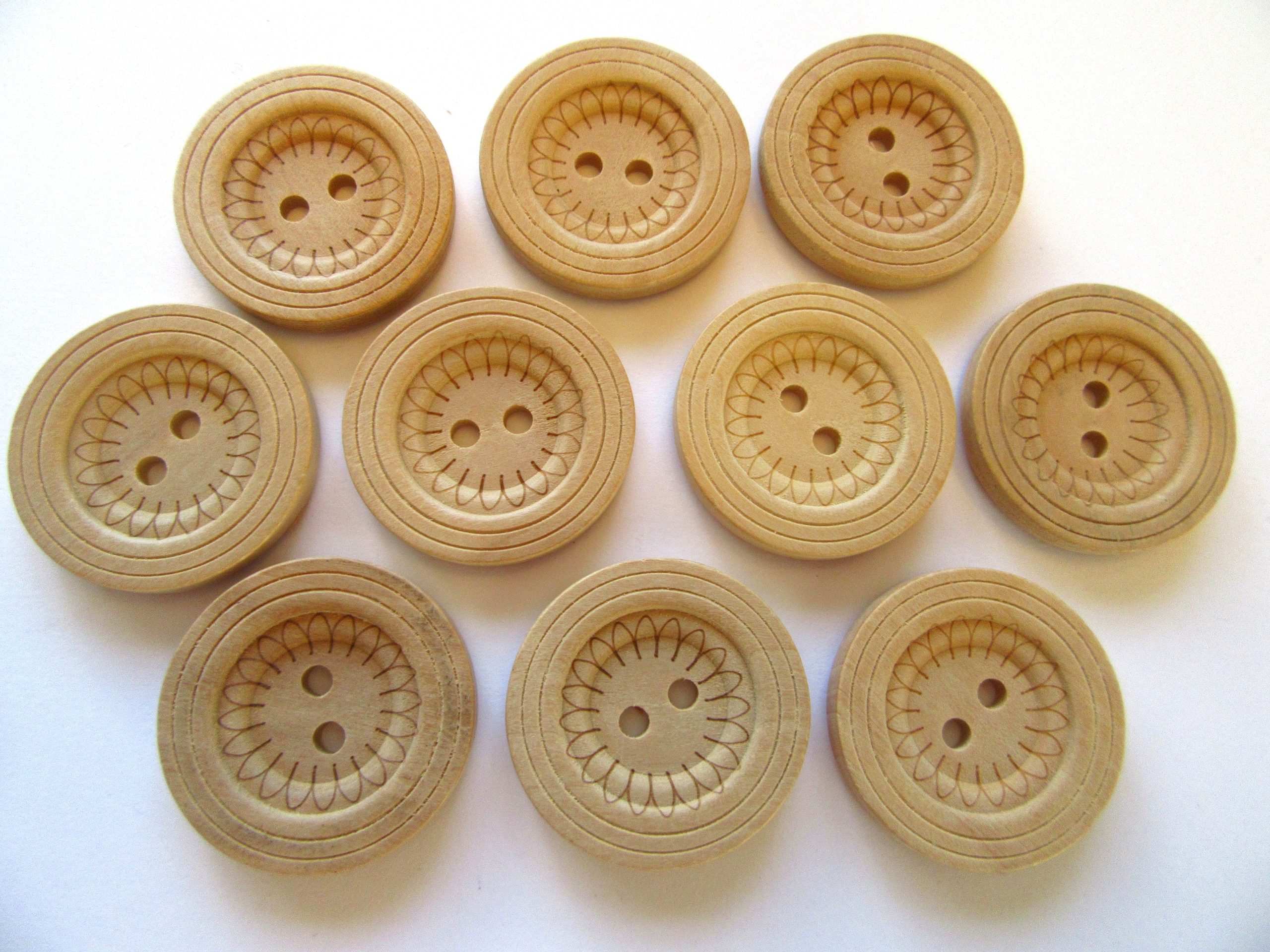 8008 WOOD BUTTON 8008 - Image 1